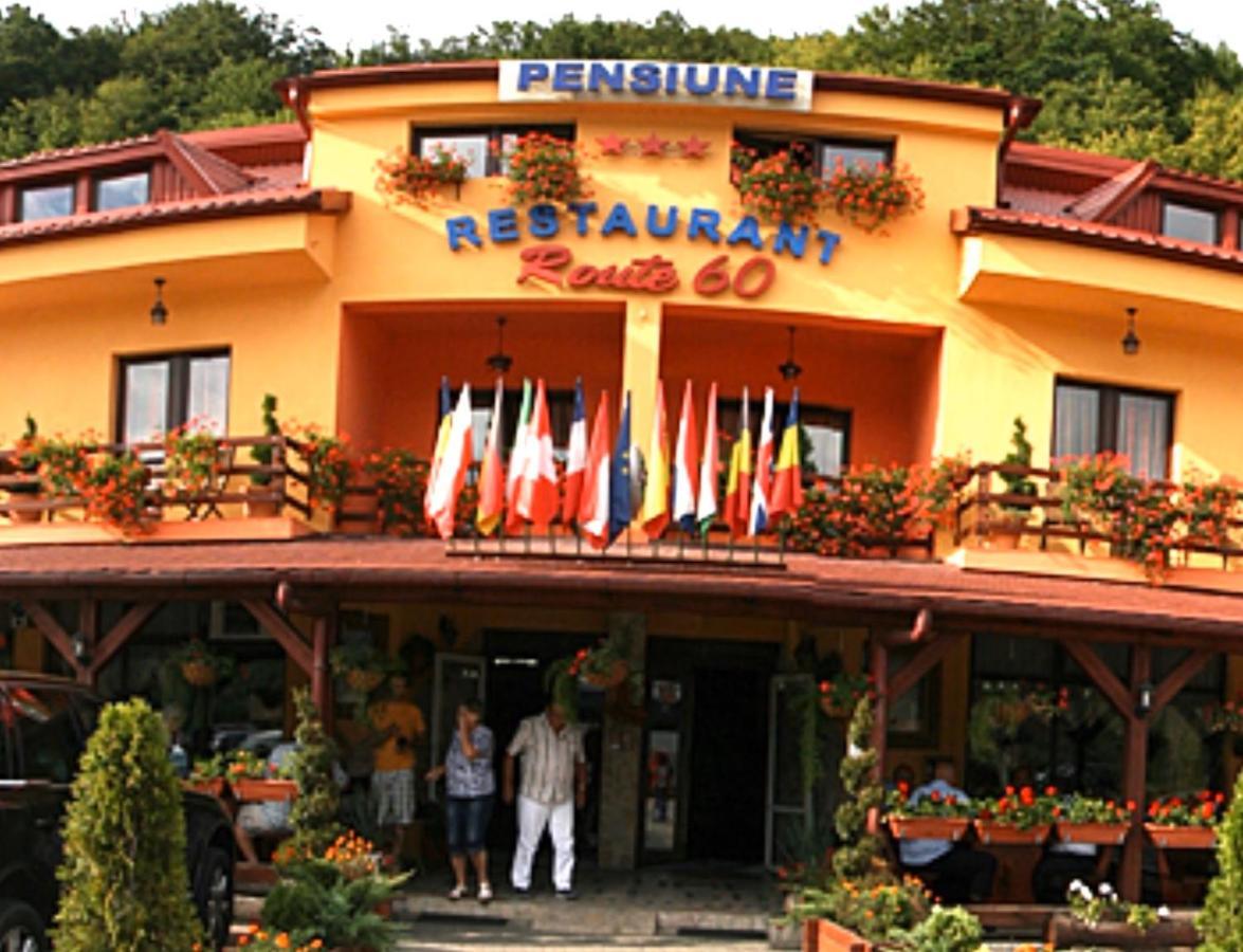 Pensiune Restaurant Route60 Ciucea Esterno foto